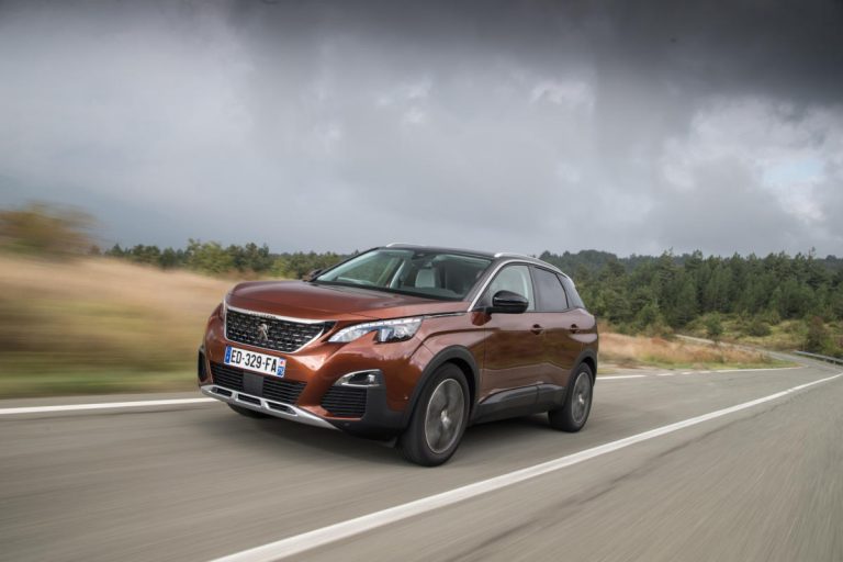 El motor 1.5 BlueHDi de 130 CV llega a los Peugeot 3008 y 5008