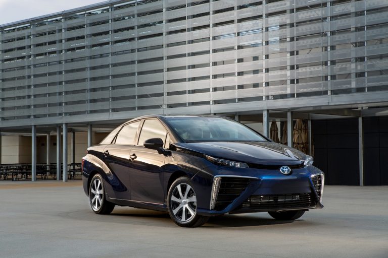 Toyota quiere que los coches de hidrógeno cuesten lo mismo que los híbridos en el año 2025