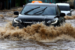 ¿Qué desastres naturales cubre nuestro seguro de coche?