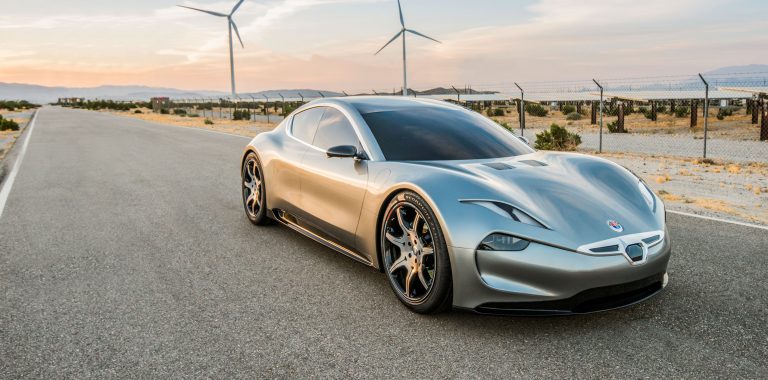 Fisker promete revolucionar el mercado de eléctricos: Baterías de estado sólido que necesitan un minuto para recargarse