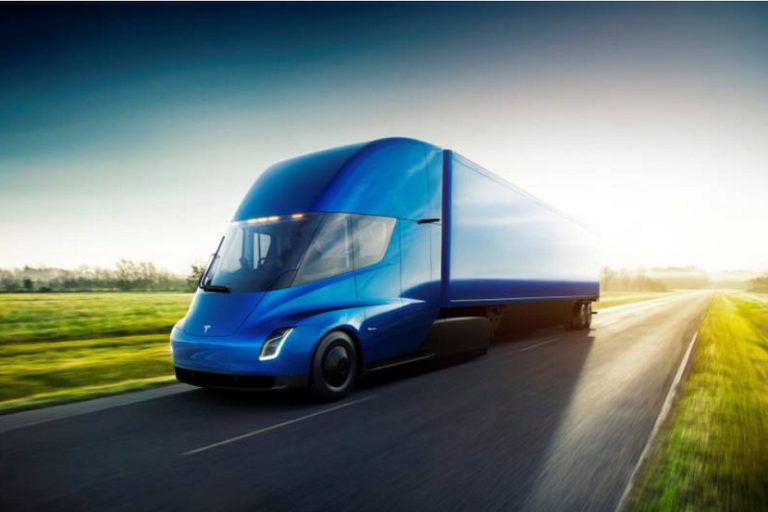 Tesla podría estar a menos de un año de la bancarrota