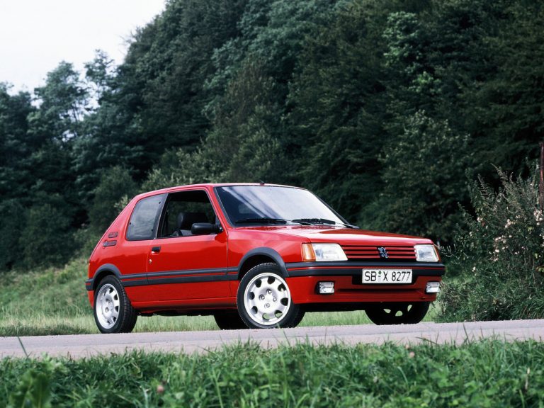 Ahora sí: Tu coche clásico tendrá que tener al menos 30 años para matricularlo como histórico