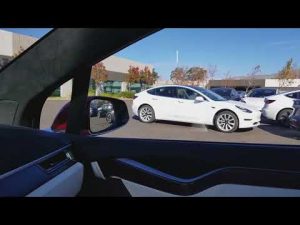 Vídeo: cientos de Tesla Model 3 listos para su entrega, ¡empieza el baile!
