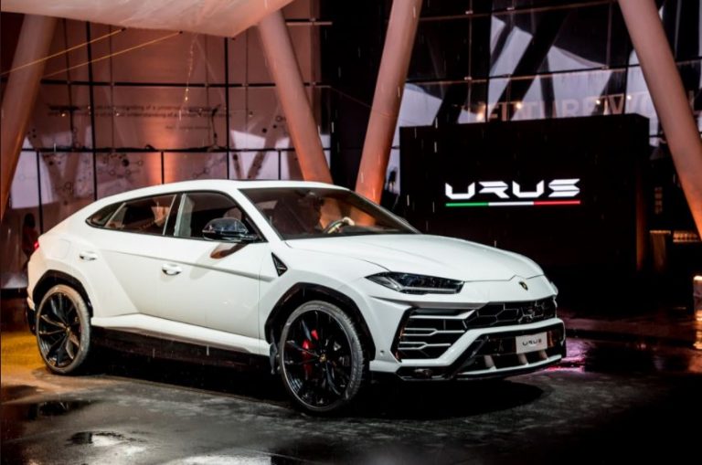 Así es el Lamborghini Urus en blanco, desde Singapur