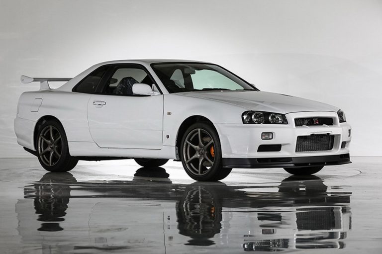 Este Nissan Skyline R34 GT-R VSpec II Nür de 2002 está a estrenar y ahora puede ser tuyo