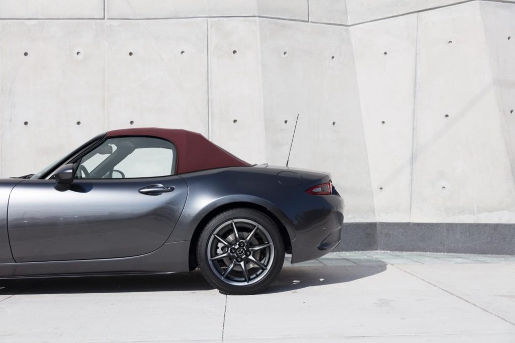 Mazda MX-5 ST Red Heritage: ¿Quieres la capota de color rojo?