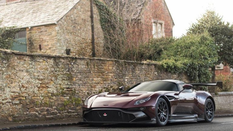 Ya puedes circular con tu Aston Martin Vulcan fuera del circuito gracias a RML Group