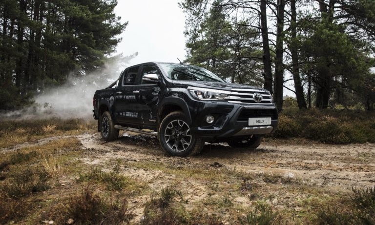 Toyota Hilux ‘Invincible 50 Chrome’: Así se celebra el 50 aniversario