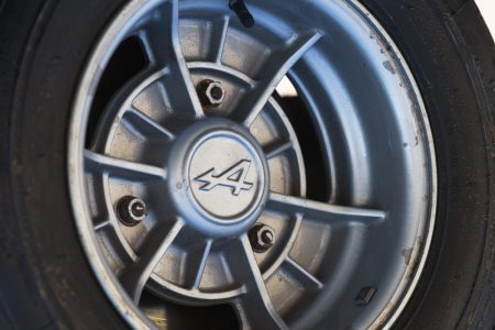 este-espectacular-alpine-a110-1600-s-de-competicion-puede-ser-tuyo-12