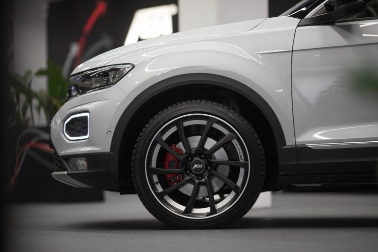 El Volkswagen T-Roc recibe potencia extra gracias a ABT: Ahora más «GTI»