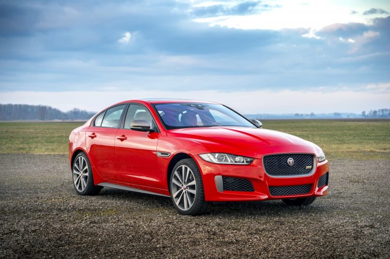 La edición limitada «300 Sport» aterriza en los Jaguar XE, XF y XF Sportbrake