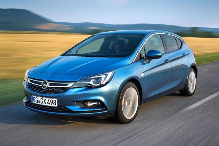 ¿Es posible alcanzar los 696 km/h con un Opel Astra? Un radar afirma que sí