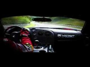 Vídeo del Dodge Viper ACR consiguiendo el 7′ 22″ en Nordschleife
