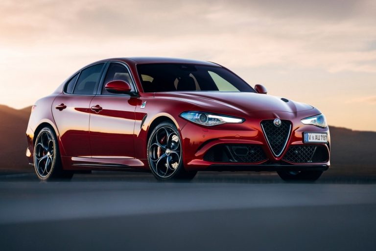 Alfa Romeo no descarta un sedán compacto, ¿vuelve el Alfa 75?