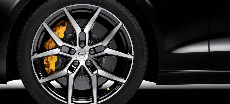 Volvo S60 T8 Polestar Engineered: Así arranca la gama de deportivos híbridos