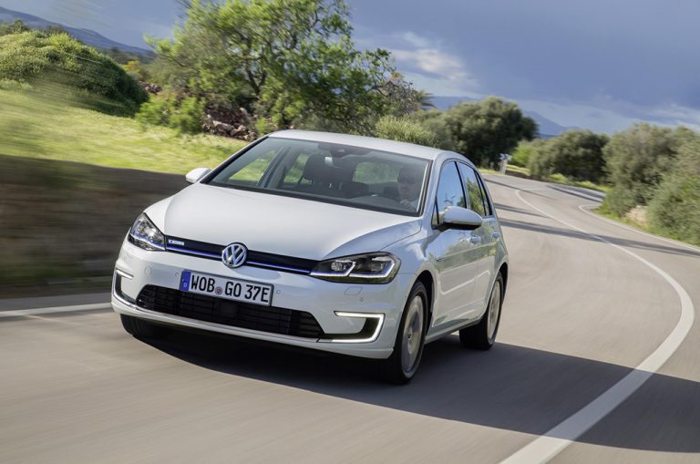 Volkswagen vuelve a dar un paso adelante con los eléctricos: Invierte en baterías de estado sólido