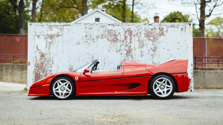 El primer Ferrari F50 fabricado ya puede ser tuyo