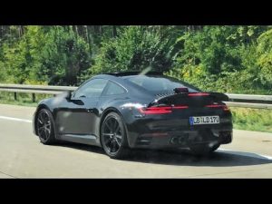 Vídeo: el nuevo Porsche 911 se deja ver en la Autobahn