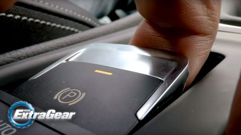 Vídeo: Esto es lo que pasa cuando tiras del freno de mano eléctrico a 193 km/h