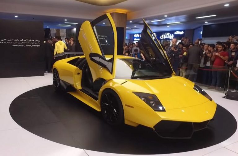 Este clon del Lamborghini Murciélago y motor Hyundai se ha hecho con ingeniería inversa por unos iraníes