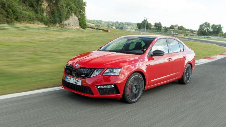 El próximo Skoda Octavia RS será híbrido, ¡sorpresa!