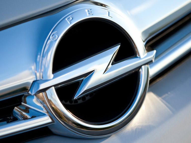 La policía alemana registra las oficinas de Opel: ¿Estamos ante un nuevo fraude de emisiones?