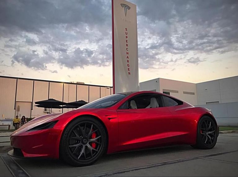 Nuevas imágenes oficiales del Tesla Roadster, ¡prepárate!