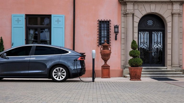 Ya puedes saber dónde cargar tu coche eléctrico en Google Maps
