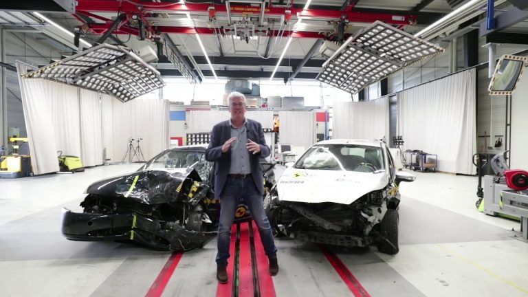 Vídeo: ¿Qué pasa cuando chocan frontalmente un Ford Fiesta de 1998 y otro de 2016?