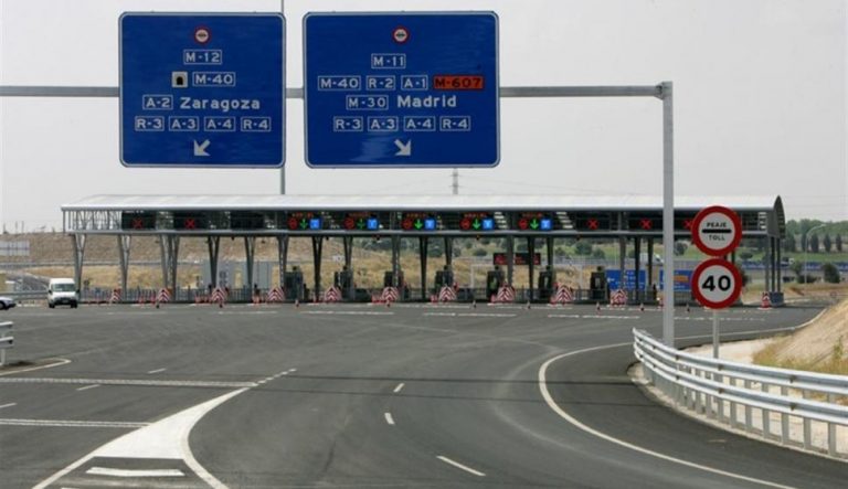 Fomento quiere que pagues por el uso de las autovías