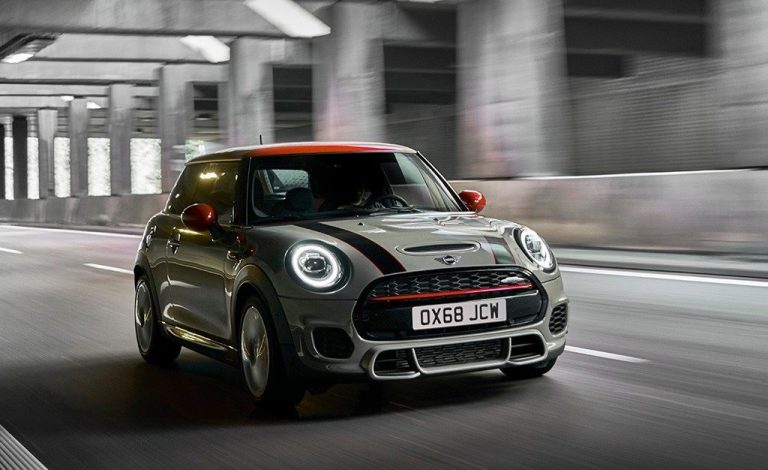 Vuelve el MINI John Cooper Works, ahora con filtro de partículas