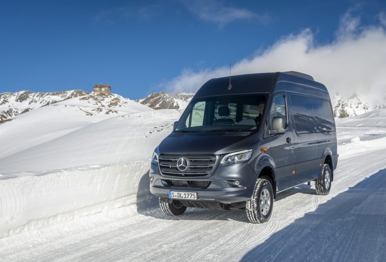 La nueva Mercedes-Benz Sprinter 4×4 2019 te permite llevar carga allí donde desees