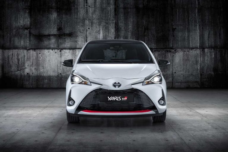Toyota Yaris GR Sport: Estética deportiva y motor humilde