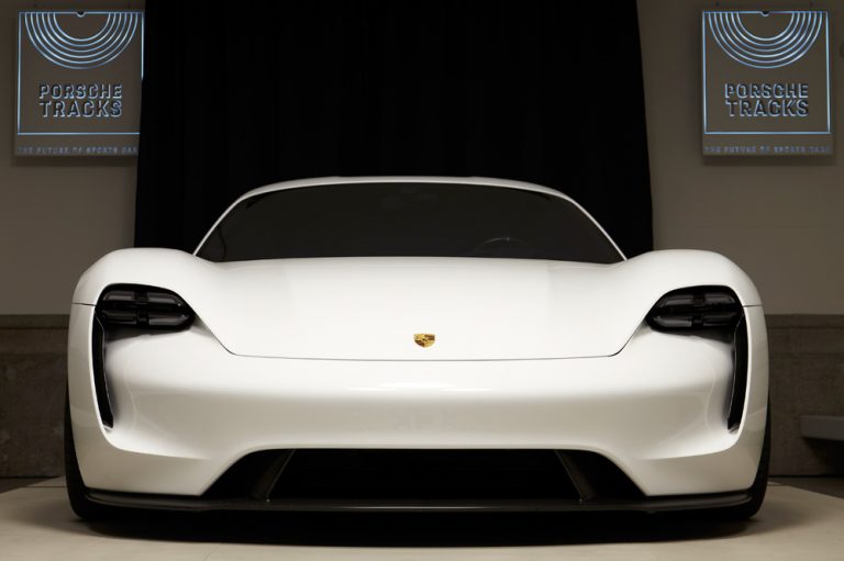Confirmado: el Porsche Taycan debutará en Fráncfort, ¡no te lo pierdas!