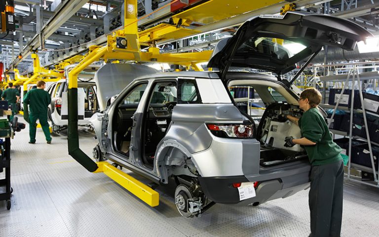 Jaguar Land Rover mandará a 4.500 personas al paro debido al Brexit y las tensiones comerciales con China