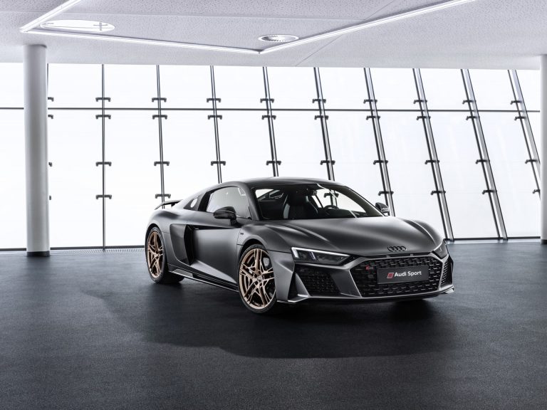 Audi baraja un R8 más radical, ¡casi de circuito!