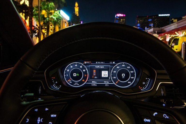 Audi quiere que te despidas de los semáforos en rojo: te dirá la velocidad ideal para que llegues siempre a los semáforos en verde