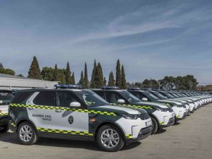 La Guardia Civil adquiere 85 unidades de Land Rover Discovery: ¿Es necesario un vehículo de más de 60.000 euros?