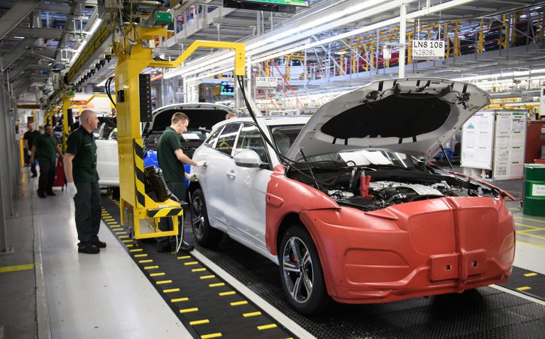 El Grupo PSA quiere hacerse con Jaguar Land Rover… pero Tata Motors no está dispuesta a vender