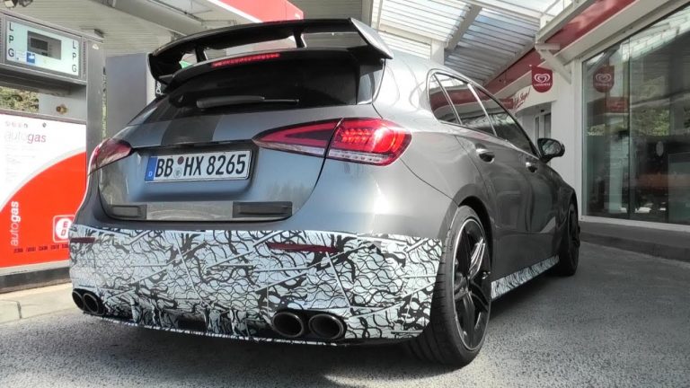 Vídeo: el Mercedes AMG A 45 vuela alto, ¡vaya sonido!