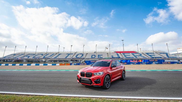 El piloto más rápido del MotoGP 2019 se llevará un… ¡BMW X4 M Competition!