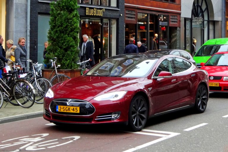 Ámsterdam también da un paso adelante: Prohibirá los vehículos de combustión interna a partir de 2030
