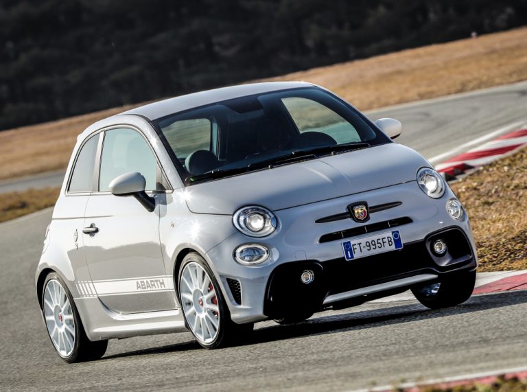 Llega el Abarth 595 Esseesse: Precios de la variante cerrada y Cabrio