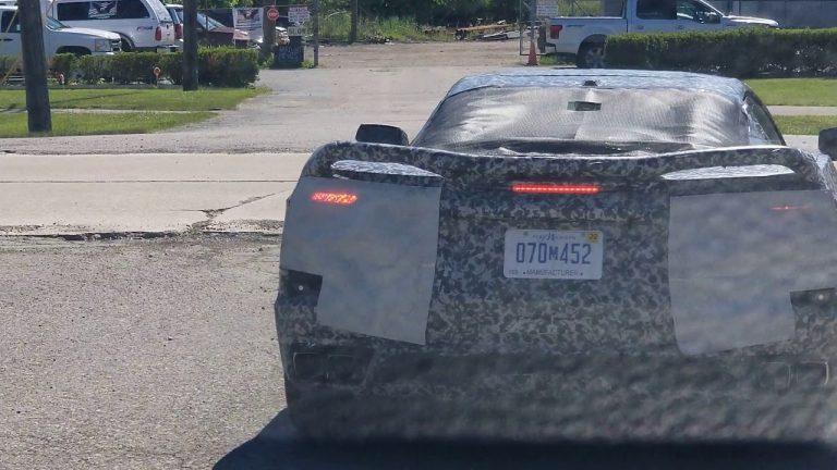 Vídeo: así se mueve y suena el nuevo Corvette C8