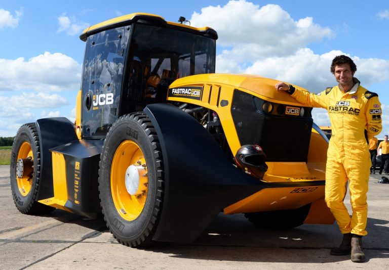 JCB Fastrac 800, el tractor con 1000 CV más rápido del mundo gracias a un equipo de Fórmula 1