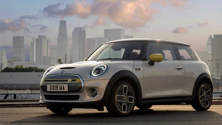 Ya tenemos precio del MINI Cooper SE para España: El único modelo 100% eléctrico del catálogo