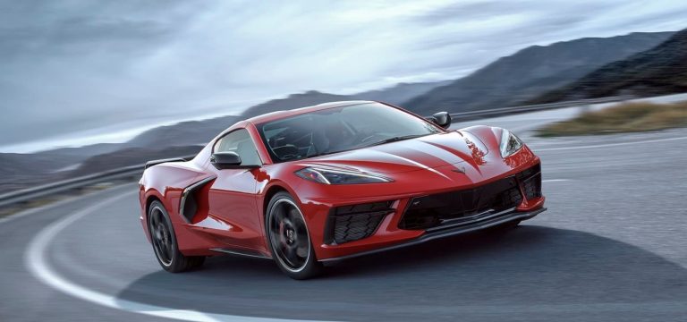 El sistema de elevación del morro del Corvette C8 se apoya en el GPS: Ya no tendrás que preocuparte por los badenes