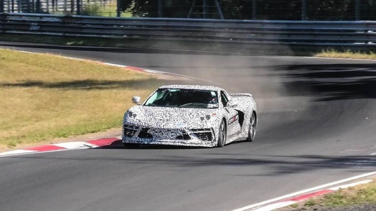 Vídeo: el nuevo Corvette de motor central-trasero vuela en Nürburgring