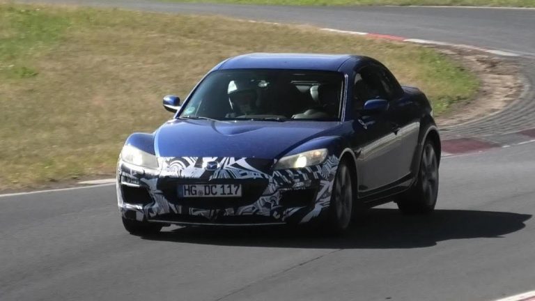¿Qué demonios hace Mazda probando dos mulas del RX-8 en Nürburgring?