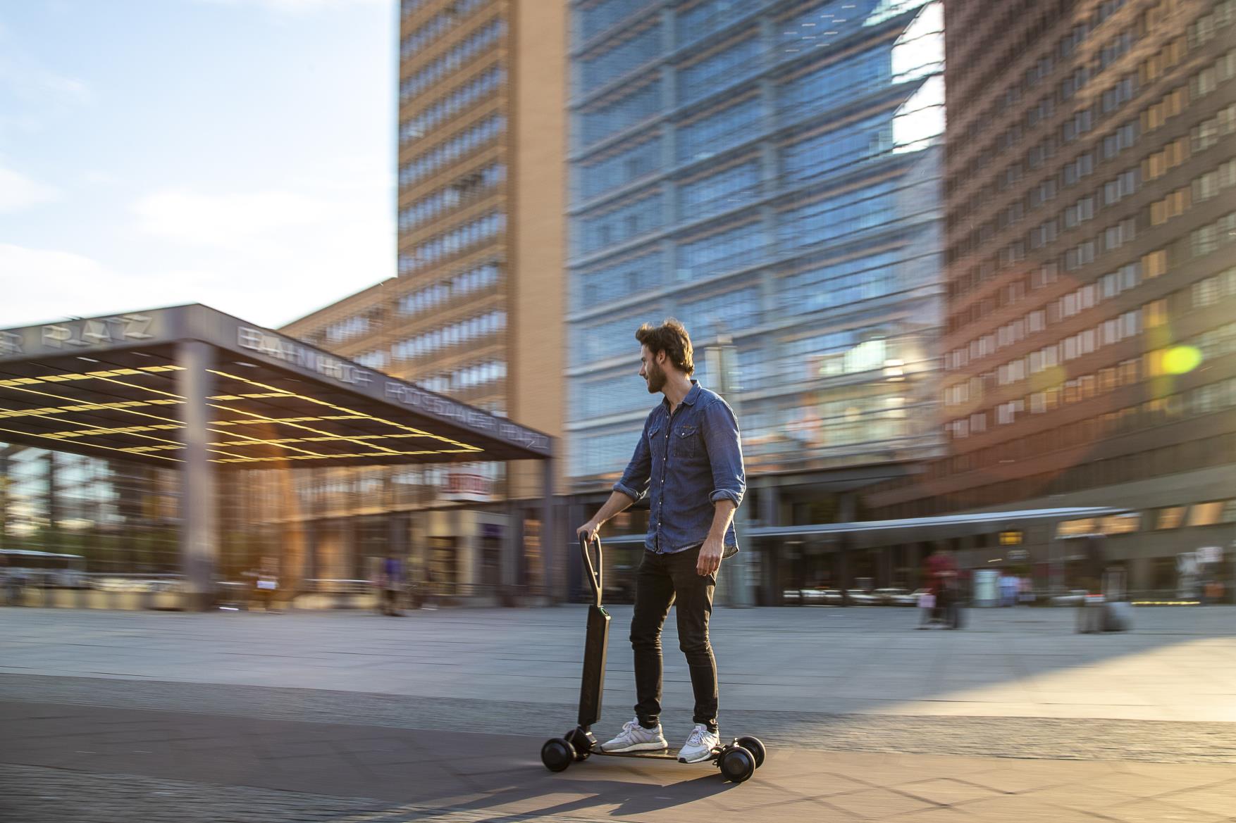 Audi-e-tron-Scooter-3